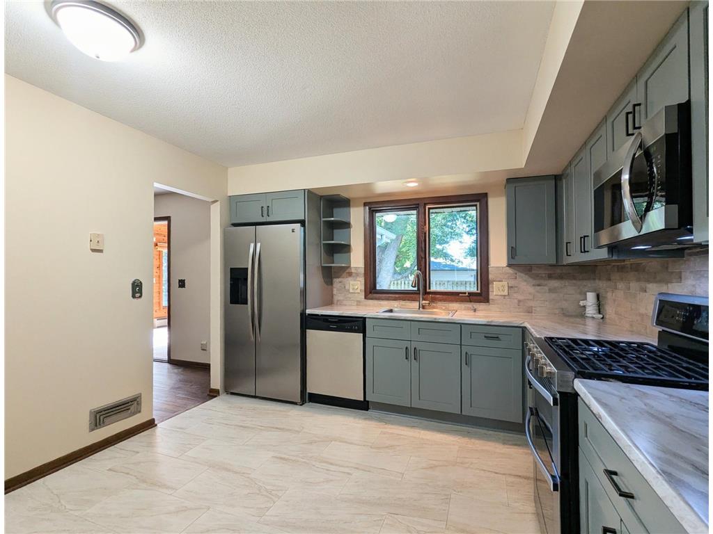 6065 Oakwood Road Woodbury MN 55125 7096865 image2