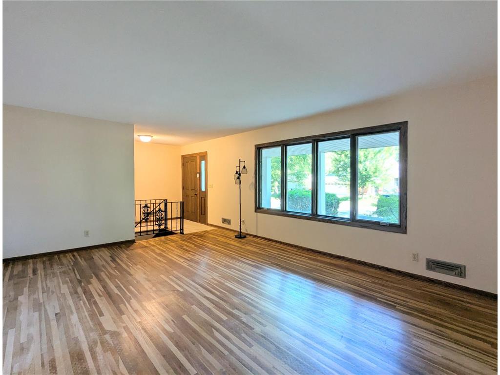 6065 Oakwood Road Woodbury MN 55125 7096865 image5