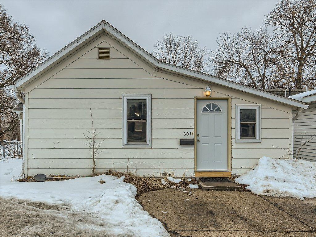 607 1st Avenue E Shakopee MN 55379 6319363 image1