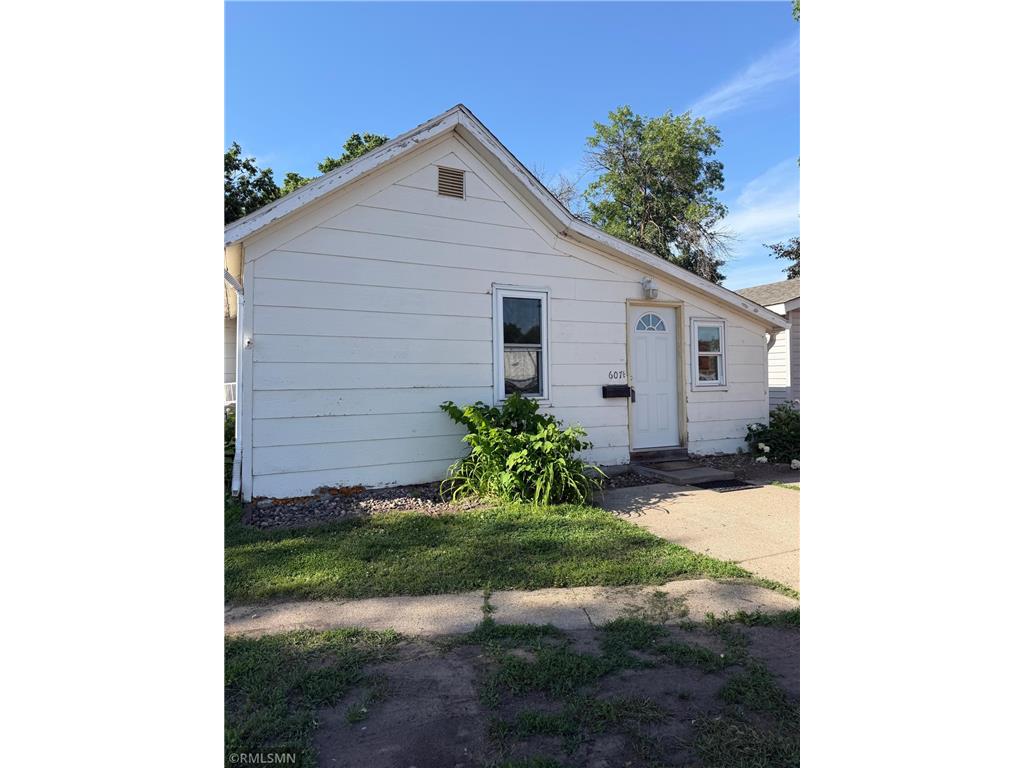 607 1st Avenue E Shakopee MN 55379 7086404 image1