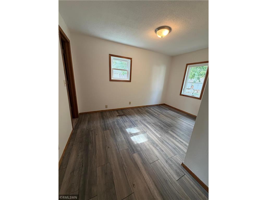 607 1st Avenue E Shakopee MN 55379 7086404 image12
