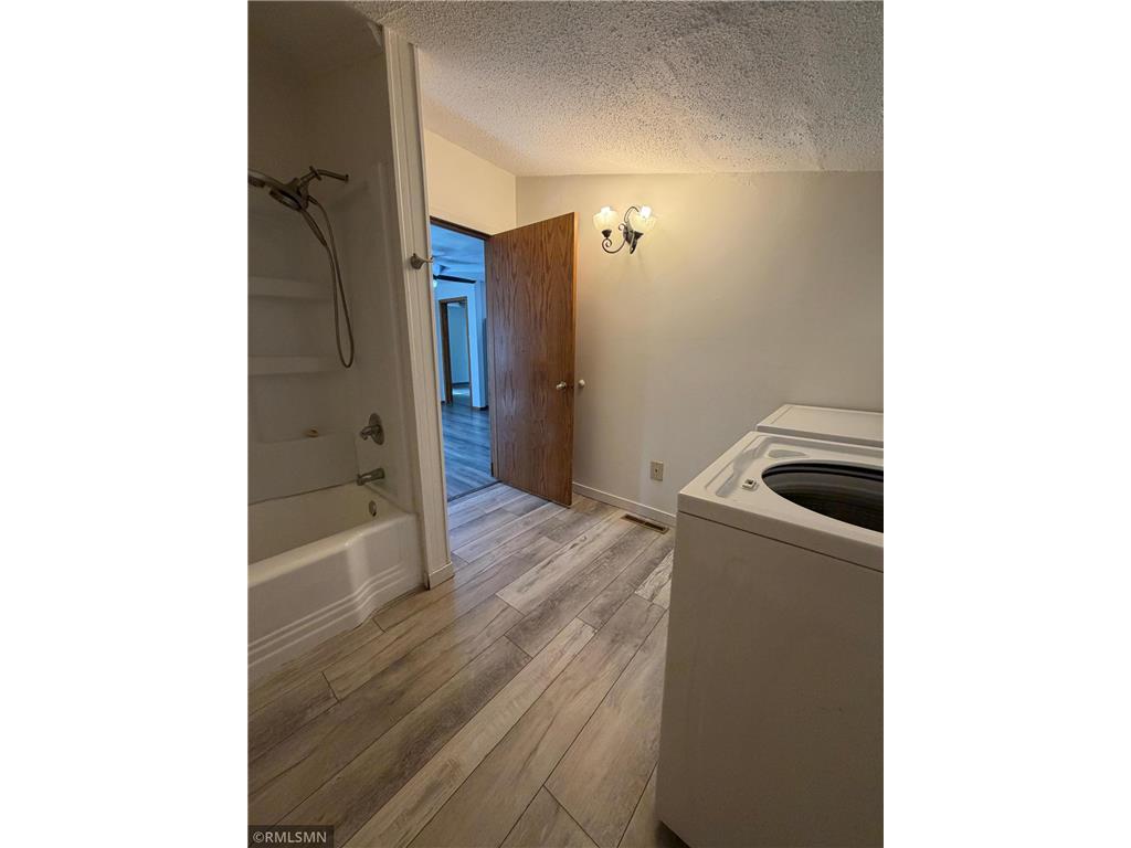 607 1st Avenue E Shakopee MN 55379 7086404 image16