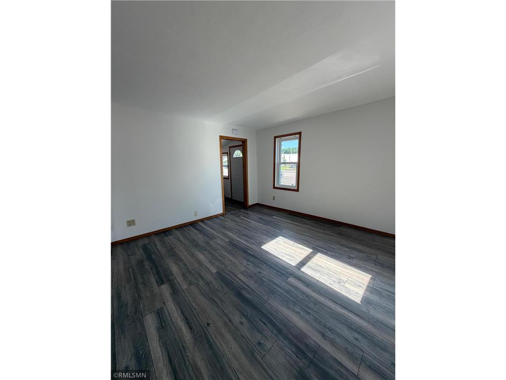 607 1st Avenue E Shakopee MN 55379 7086404 image8