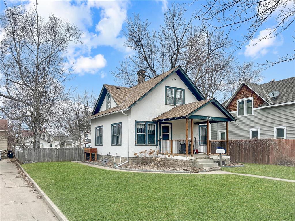 607 1st Street SW Wadena MN 56482 7047940 image1