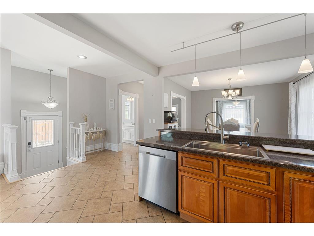 607 4th Street SW Willmar MN 56201 7043216 image17