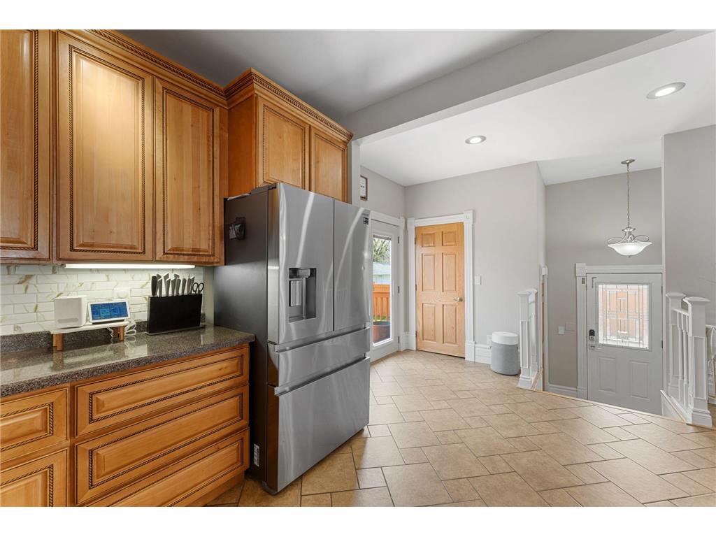 607 4th Street SW Willmar MN 56201 7043216 image18