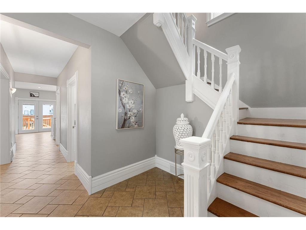 607 4th Street SW Willmar MN 56201 7043216 image3