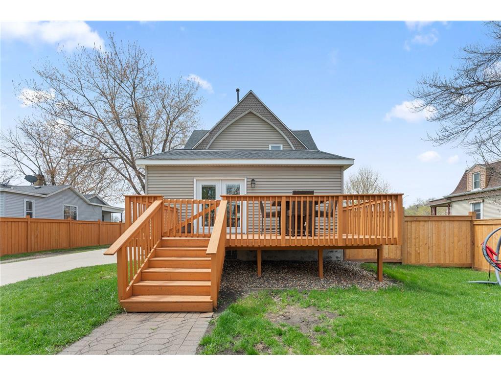 607 4th Street SW Willmar MN 56201 7043216 image32