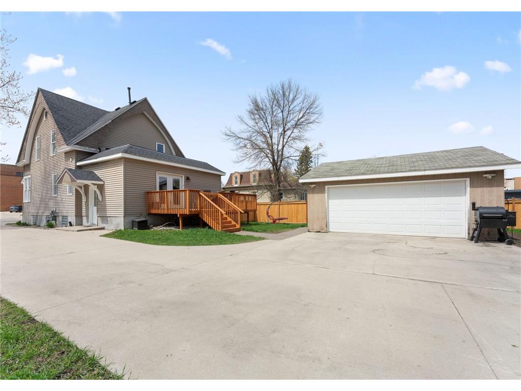 607 4th Street SW Willmar MN 56201 7043216 image33
