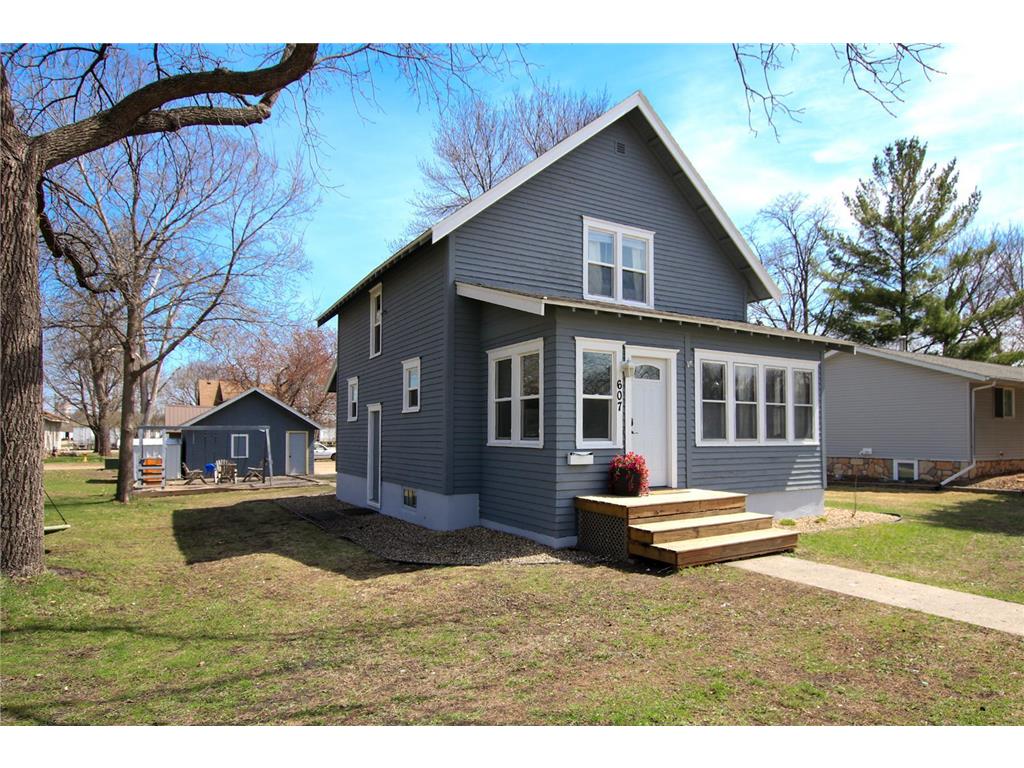 607 Adams Street SE Hutchinson MN 55350 7052594 image1