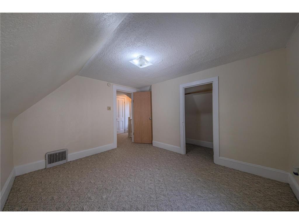 607 Charles Avenue Saint Paul MN 55103 7073870 image15