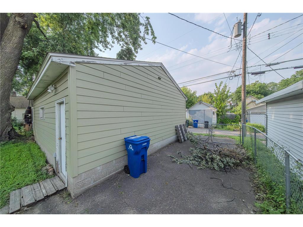 607 Charles Avenue Saint Paul MN 55103 7073870 image24