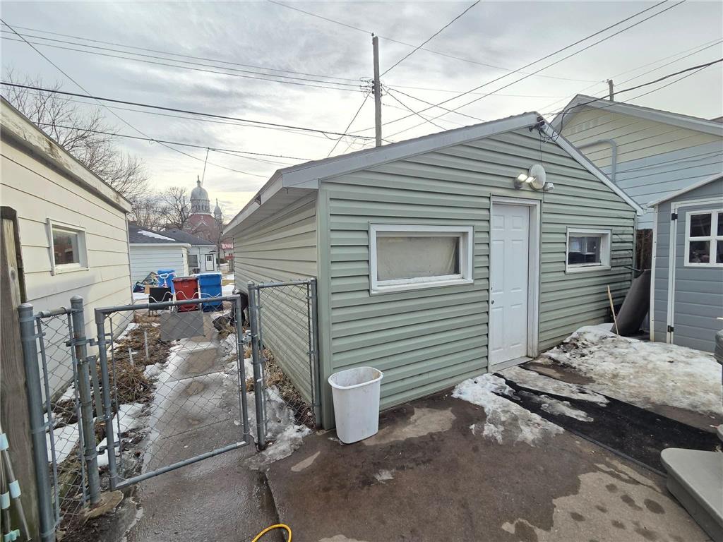 607 E 2nd Street Winona MN 55987 7019128 image12