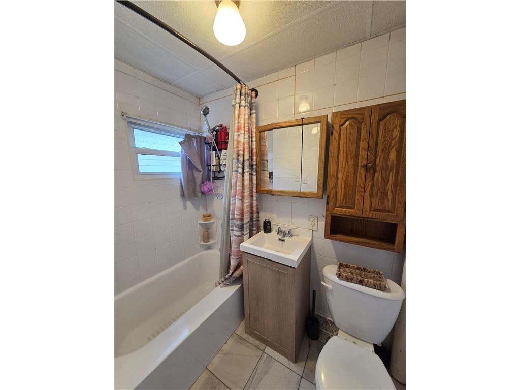 607 E 2nd Street Winona MN 55987 7019128 image8