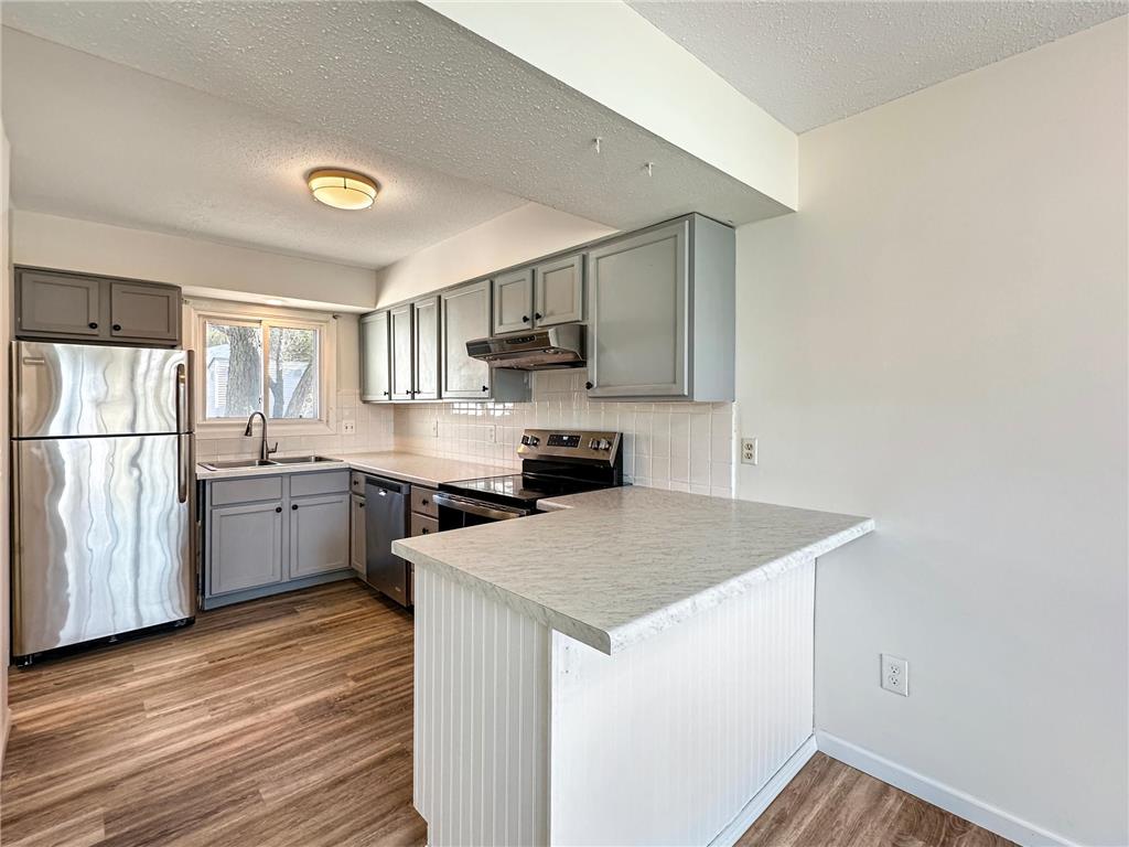 607 E Burnsville Parkway #13 Burnsville MN 55337 7059362 image6