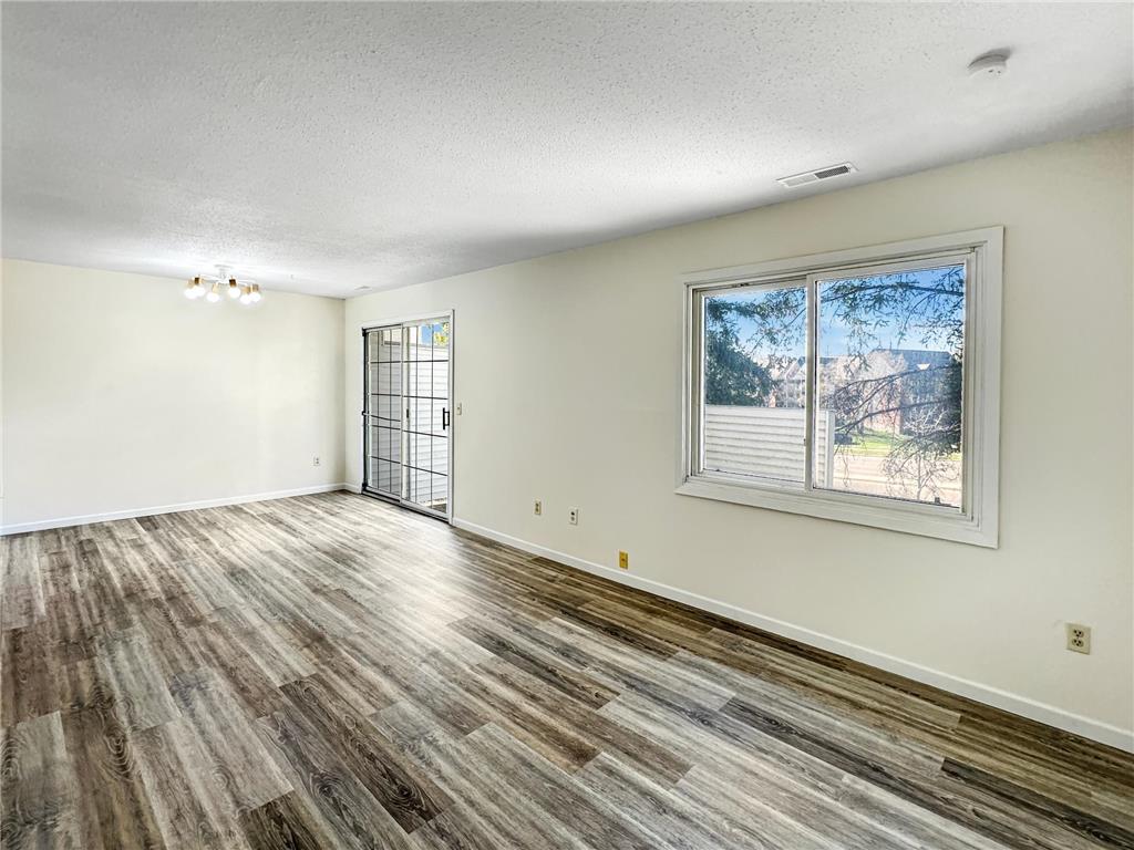 607 E Burnsville Parkway #13 Burnsville MN 55337 7059362 image8