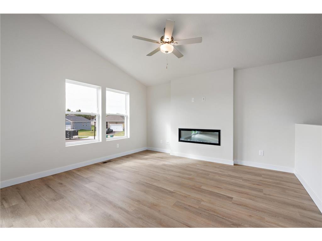 607 Redwood Loop N Cambridge MN 55008 7115670 image11