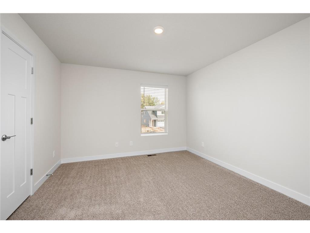607 Redwood Loop N Cambridge MN 55008 7115670 image13