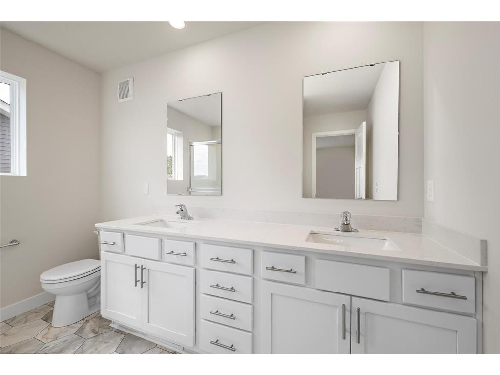 607 Redwood Loop N Cambridge MN 55008 7115670 image17
