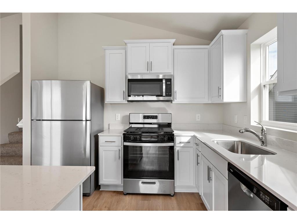 607 Redwood Loop N Cambridge MN 55008 7115670 image4