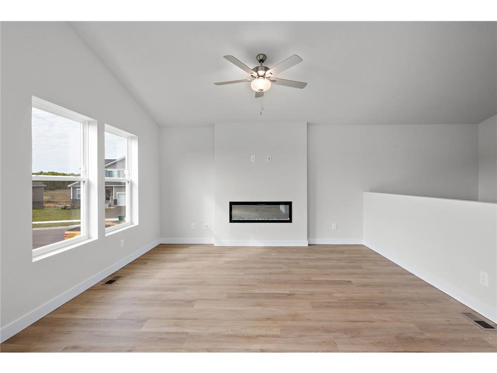 607 Redwood Loop N Cambridge MN 55008 7115670 image9