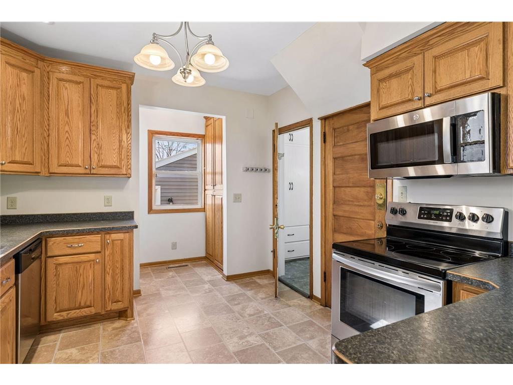 607 Simpson Street Saint Paul MN 55104 7034658 image10