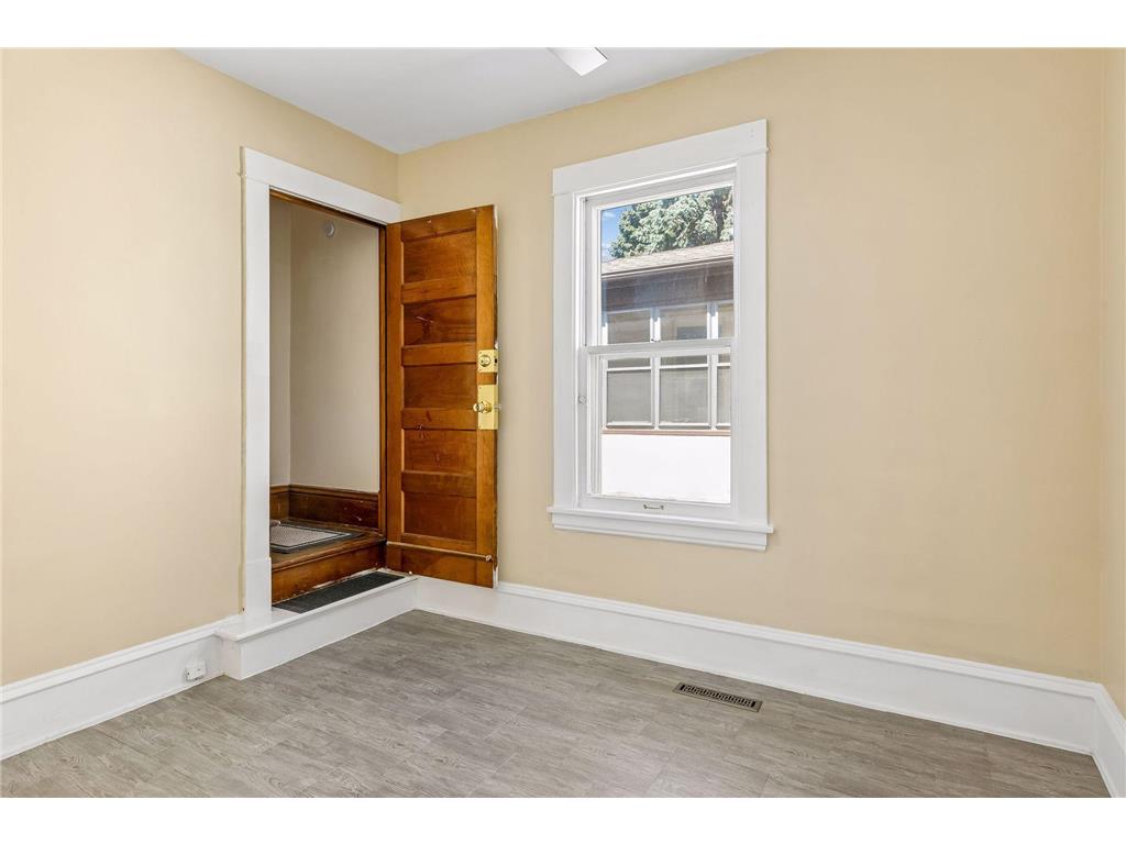 607 Simpson Street Saint Paul MN 55104 7034658 image21