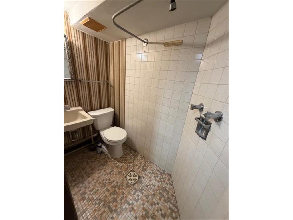 607 W 4th Street Litchfield MN 55355 6815569 image5