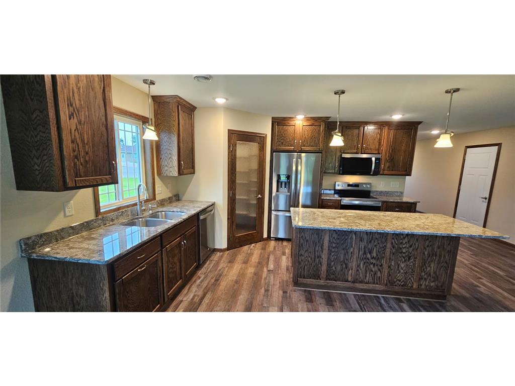 607 W Colfax Street Parkers Prairie MN 56361 6742174 image17