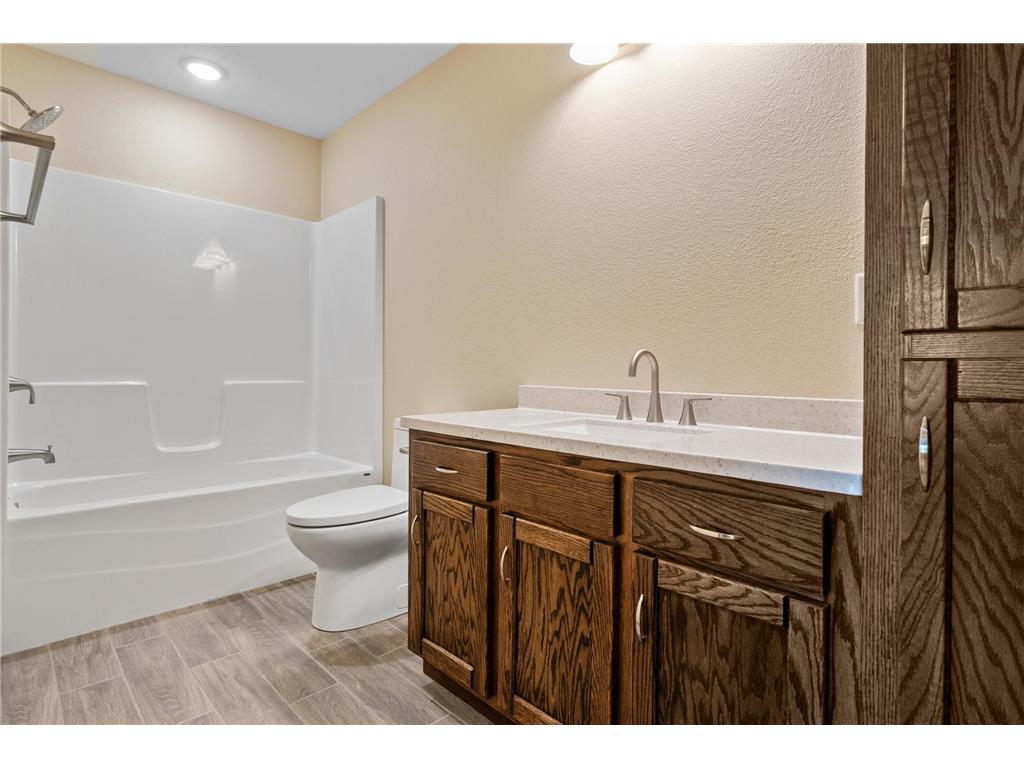 607 W Colfax Street Parkers Prairie MN 56361 6742174 image38