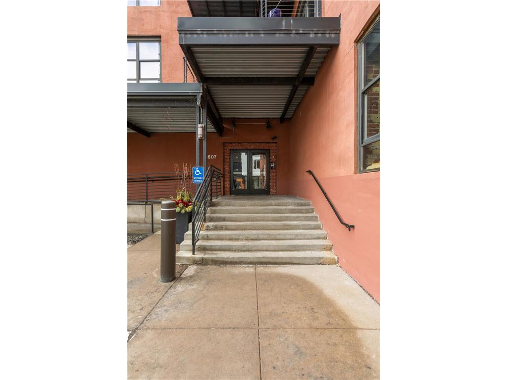 607 Washington Avenue S #302 Minneapolis MN 55415 7023716 image3
