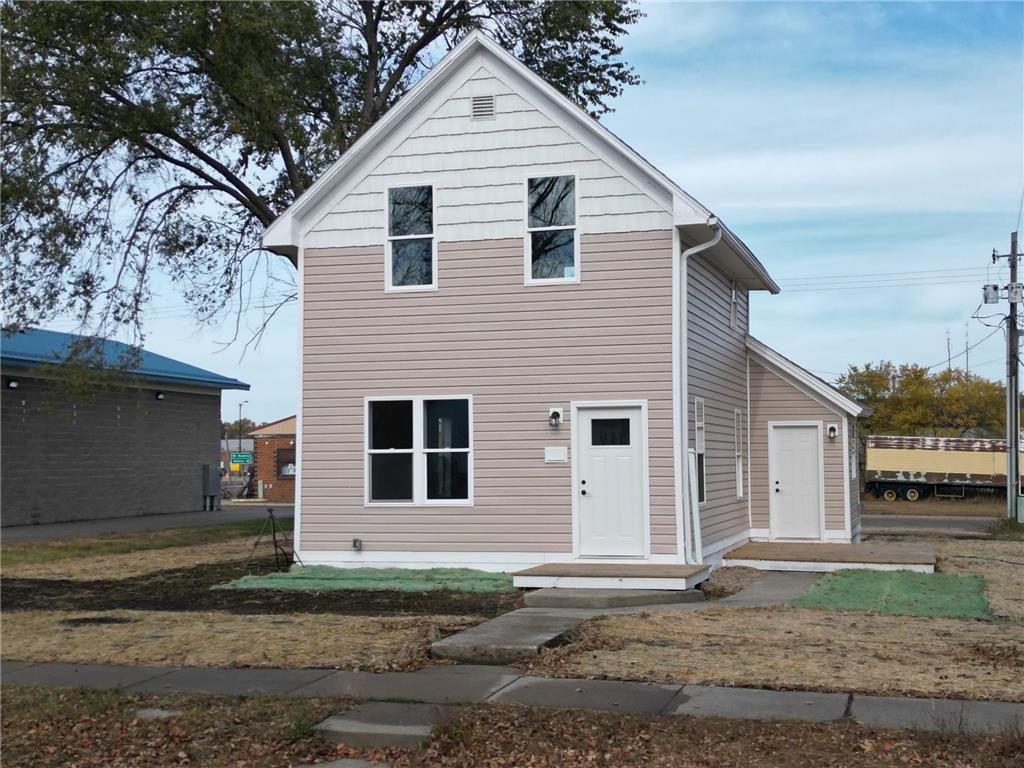 607 Wisconsin Avenue SE Staples MN 56479 6618854 image1