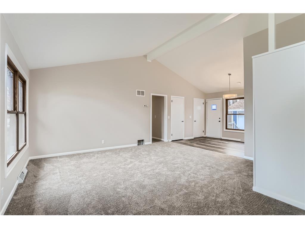 6070 6th Street NE Fridley MN 55432 6360720 image1