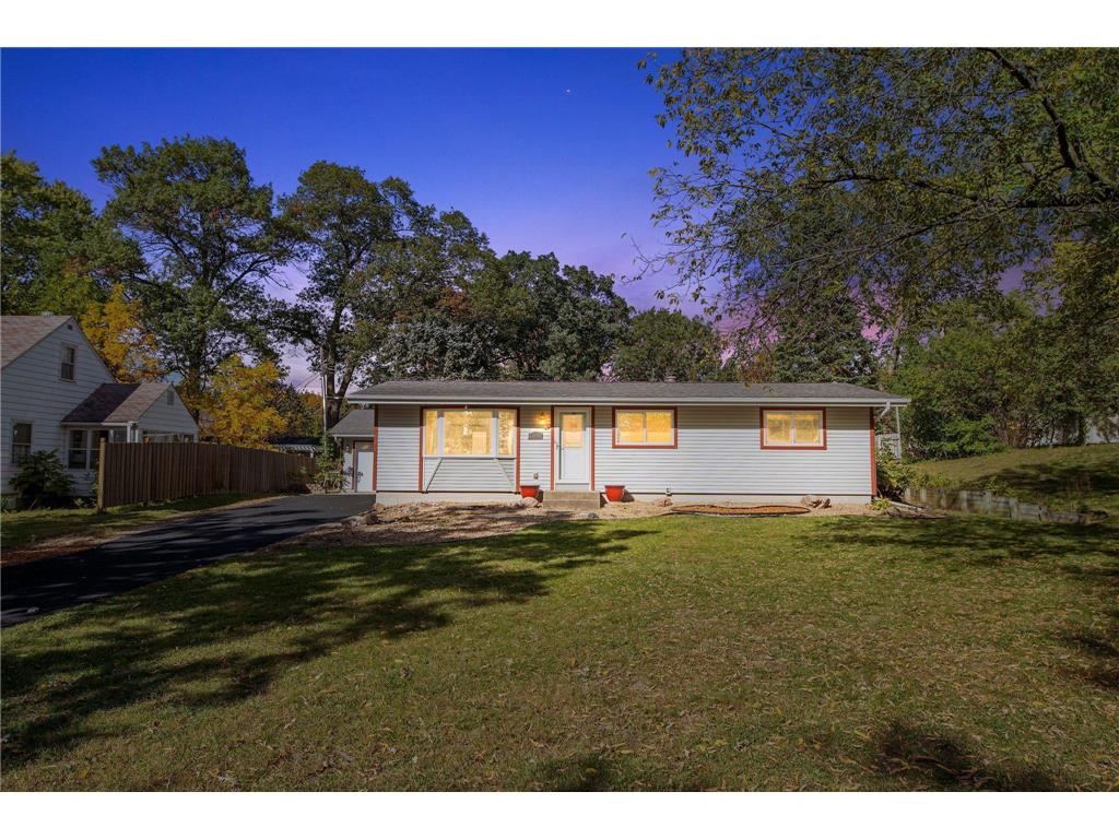 6074 45th Street N Oakdale MN 55128 6214136 image1