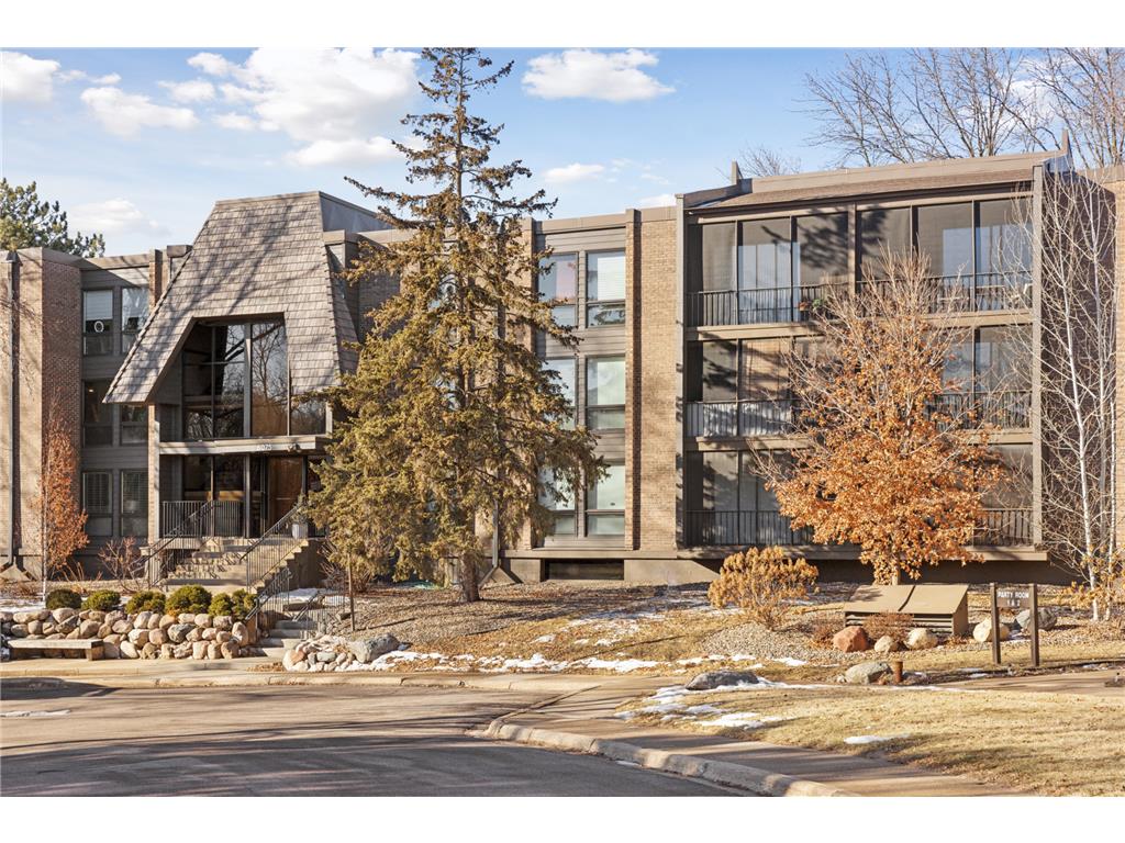 6075 Lincoln Drive #104 Edina MN 55436 6640076 image1
