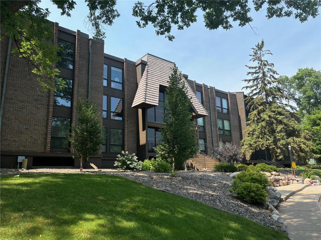 6075 Lincoln Drive #201 Edina MN 55436 7044126 image1