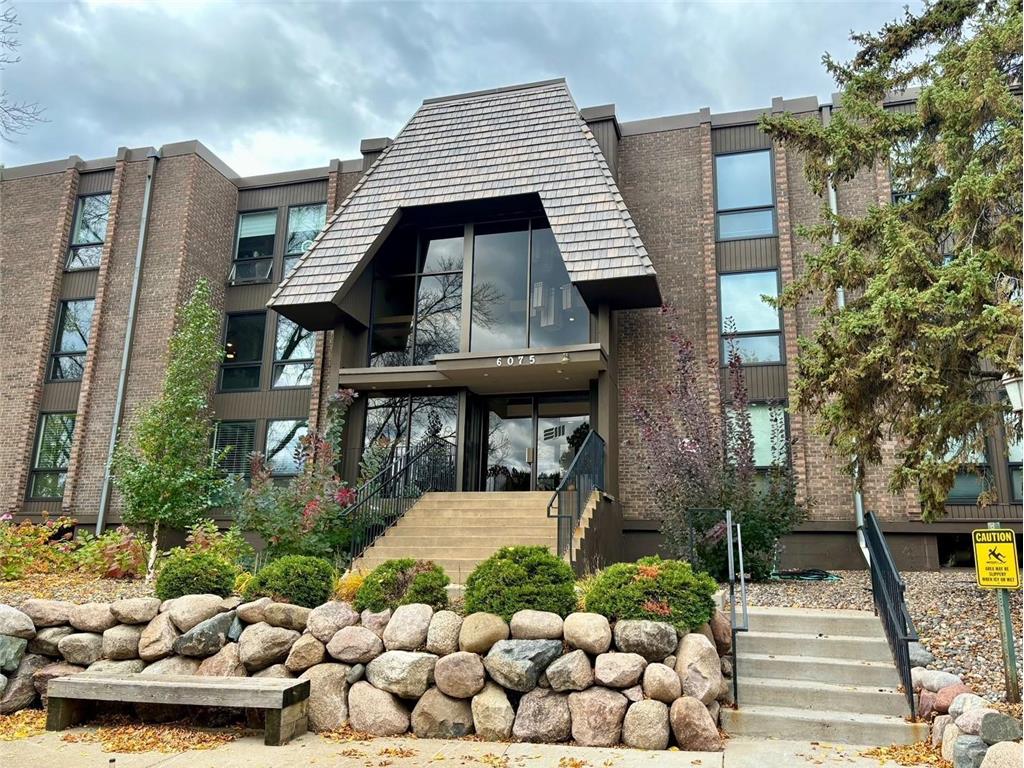 6075 Lincoln Drive #201 Edina MN 55436 7044126 image2