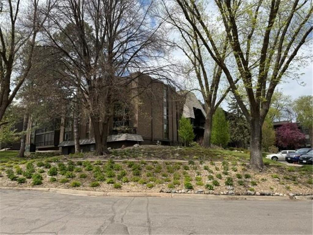 6075 Lincoln Drive #203 Edina MN 55436 7071007 image4