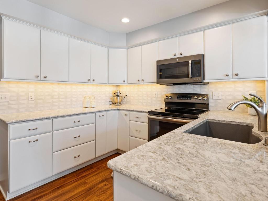 6075 Lincoln Drive #211 Edina MN 55436 7041192 image1