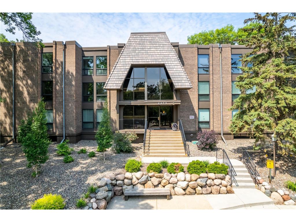 6075 Lincoln Drive #302 Edina MN 55436 6385212 image1