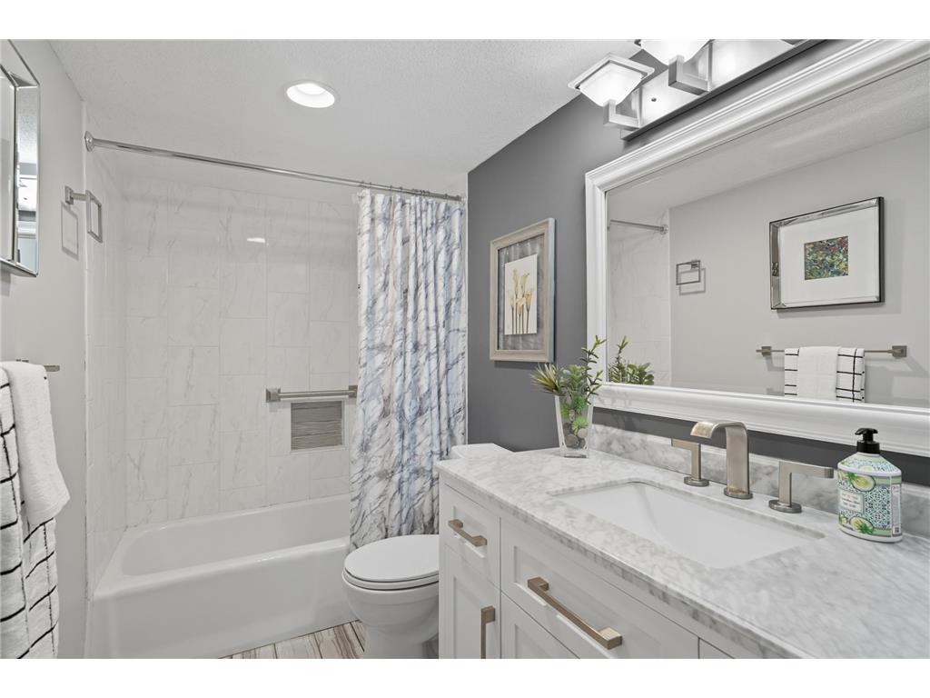 6075 Lincoln Drive #305 Edina MN 55436 6780736 image26