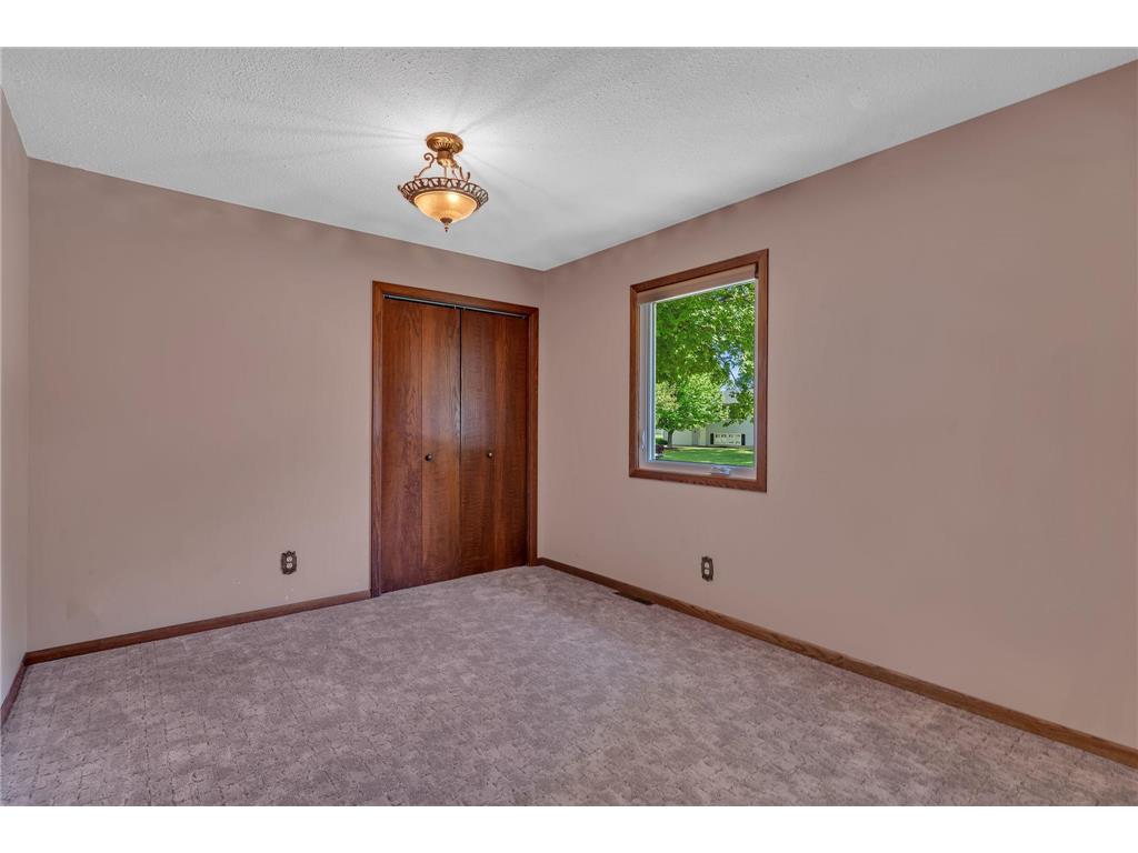 608 26th Avenue SW Willmar MN 56201 7082554 image16