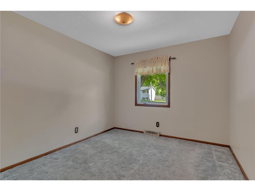 608 26th Avenue SW Willmar MN 56201 7082554 image24
