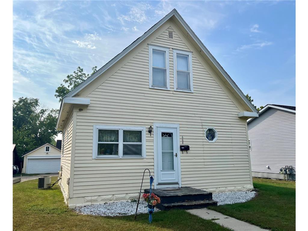 608 4th Street SE Willmar MN 56201 6436861 image1