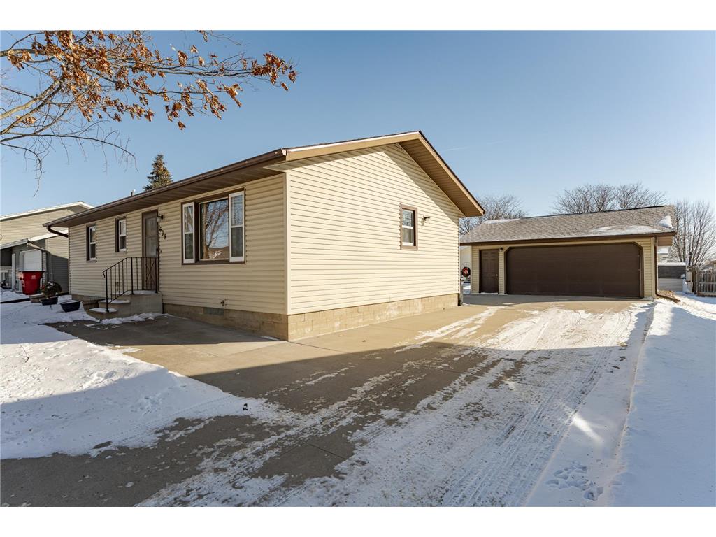 608 5th Avenue NE Kasson MN 55944 6670859 image1