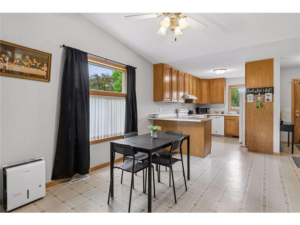 608 E Welco Drive Montgomery MN 56069 7076845 image4