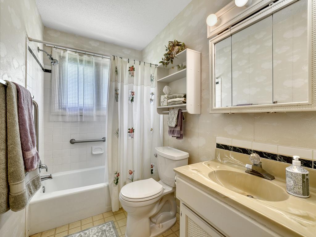 608 Grospoint Avenue N Oakdale MN 55128 7014050 image12