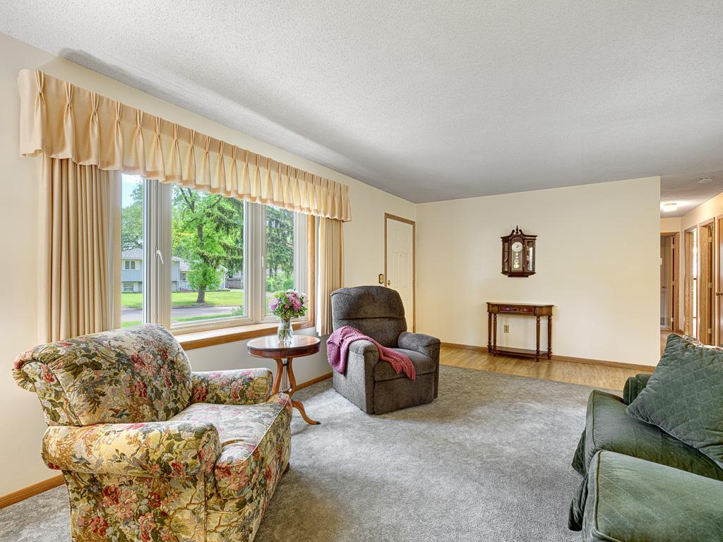 608 Grospoint Avenue N Oakdale MN 55128 7014050 image6