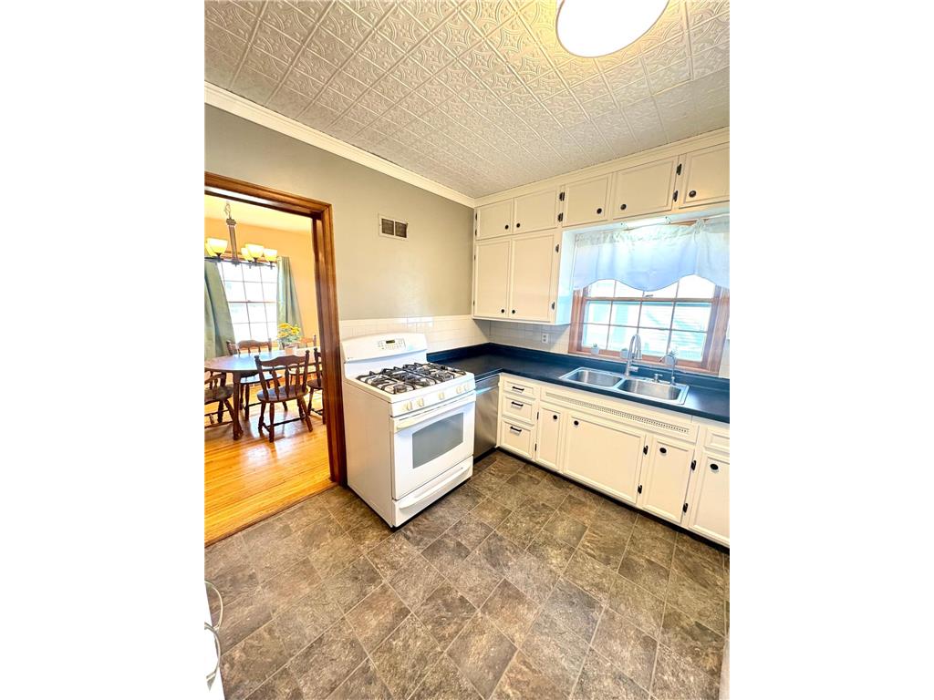 608 N 6th Street Montevideo MN 56265 7060745 image12