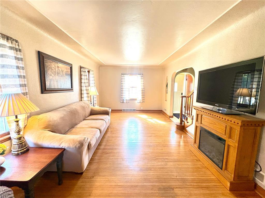 608 N 6th Street Montevideo MN 56265 7060745 image3